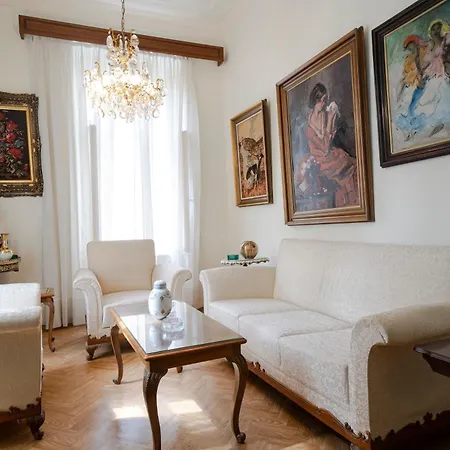 דירה Aurelis Mansion