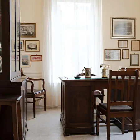 דירה Aurelis Mansion *