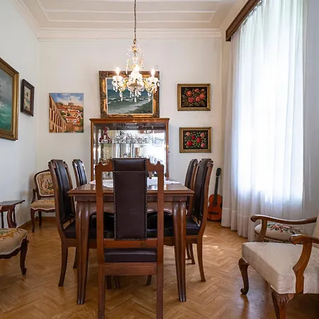 Aurelis Mansion *